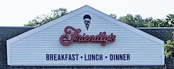 Friendlys Restaurant in Newton